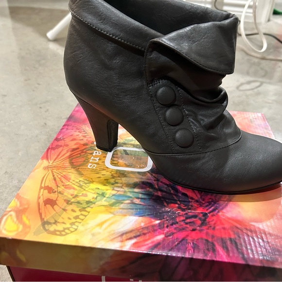 Grey booties with small heel - Picture 3 of 3